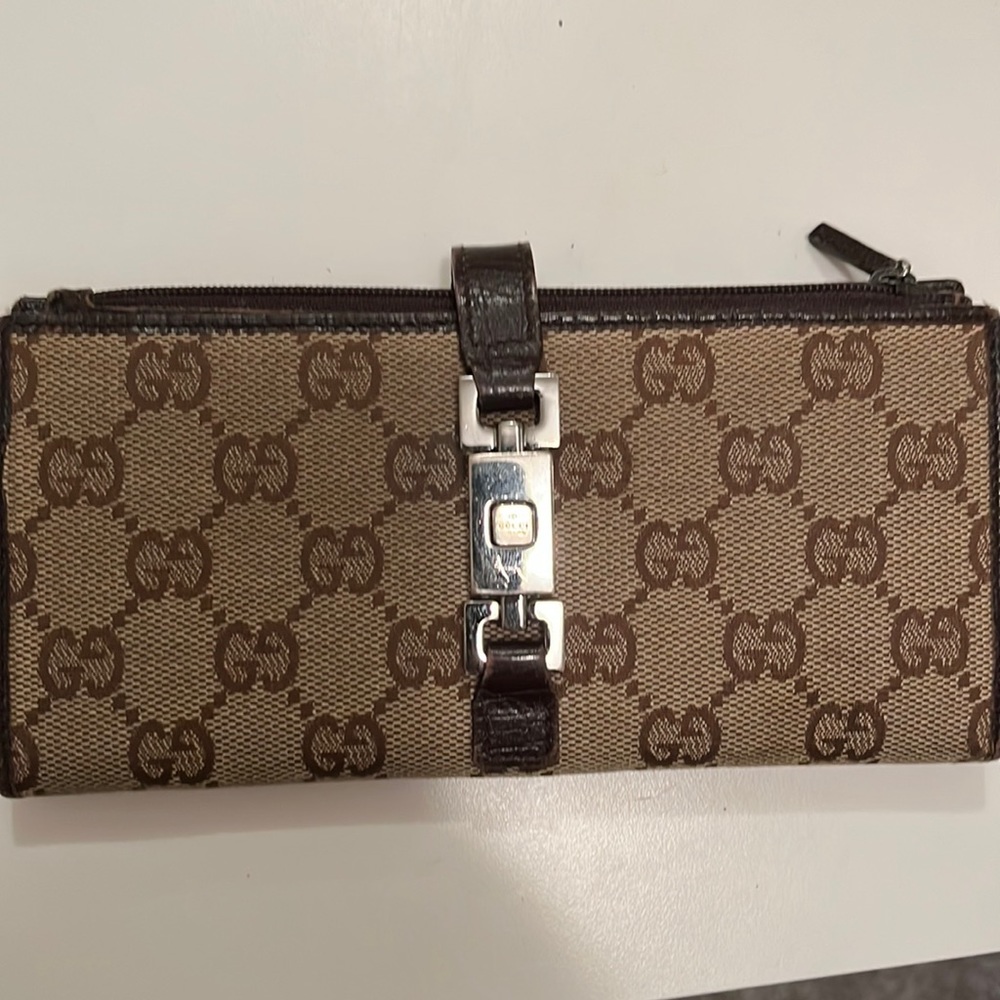 Classic Gucci wallet